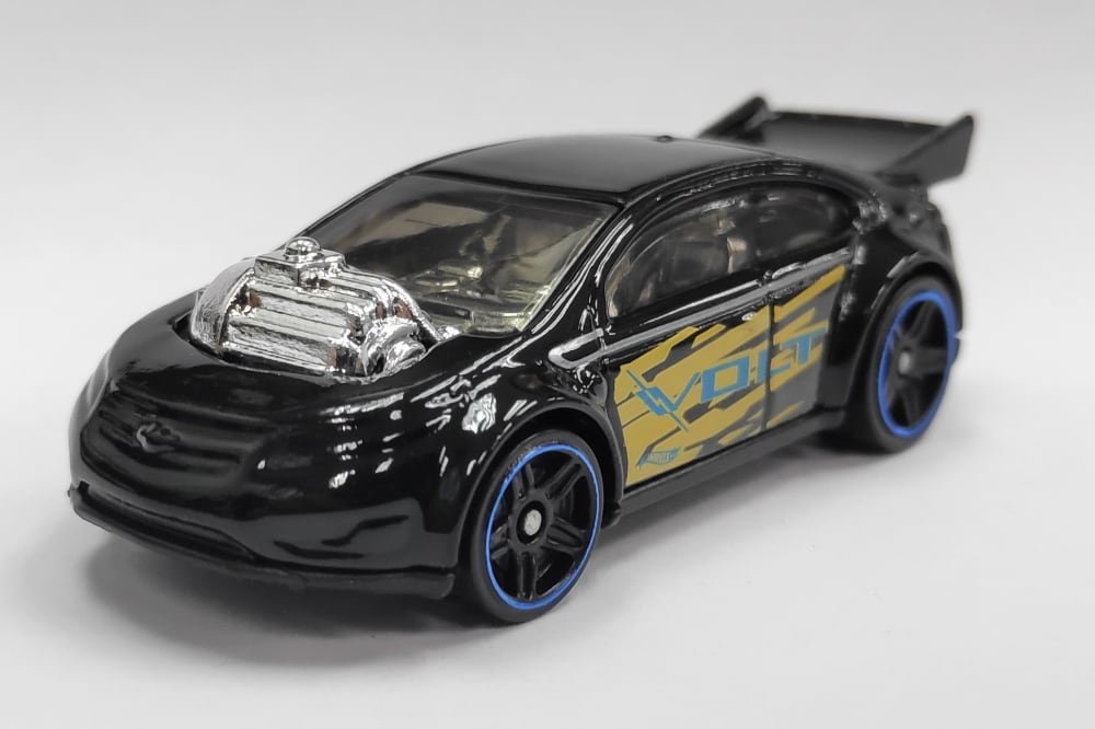 2022 Super Volt Black: Image 9