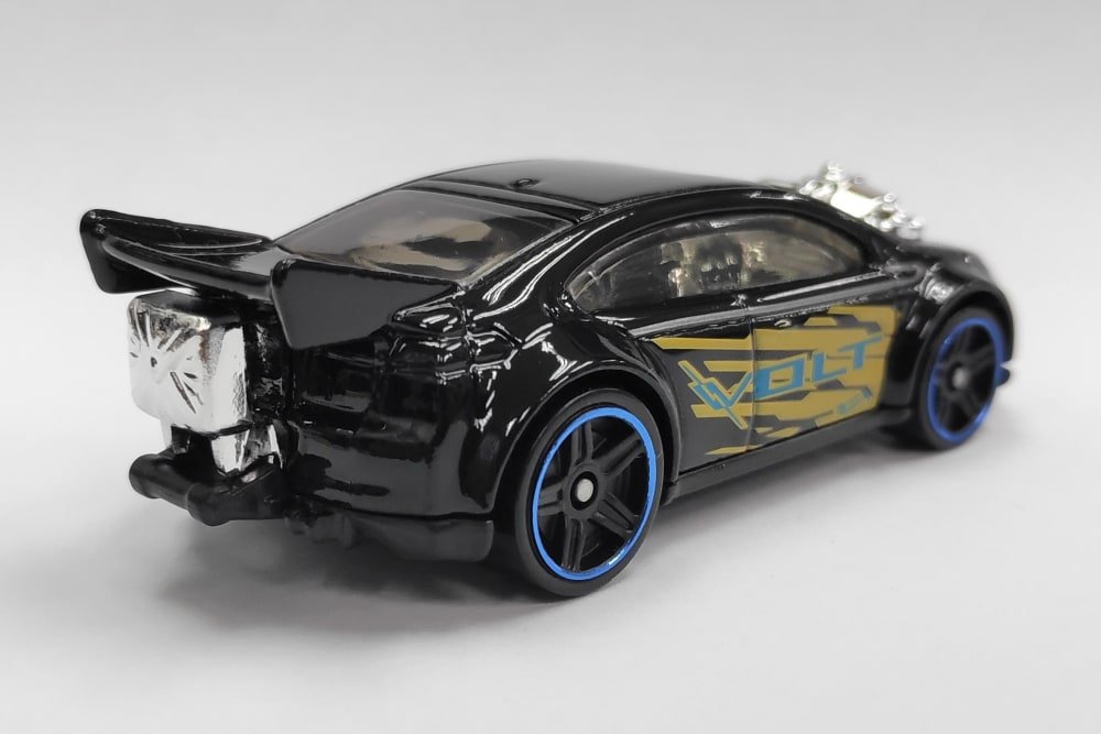 2022 Super Volt Black: Image 2