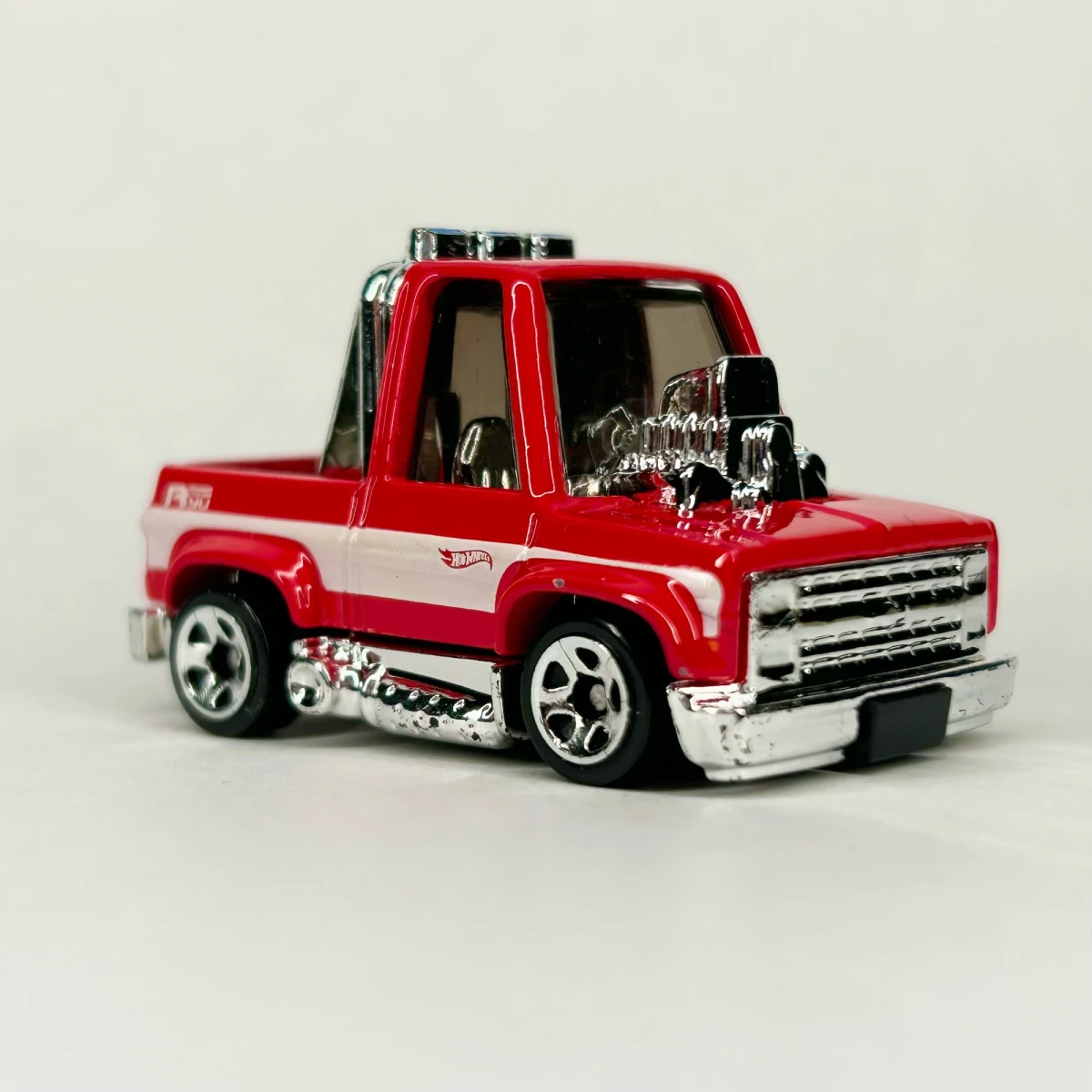 2022 Toon'd '83 Chevy Silverado Red: No Package: Image 2