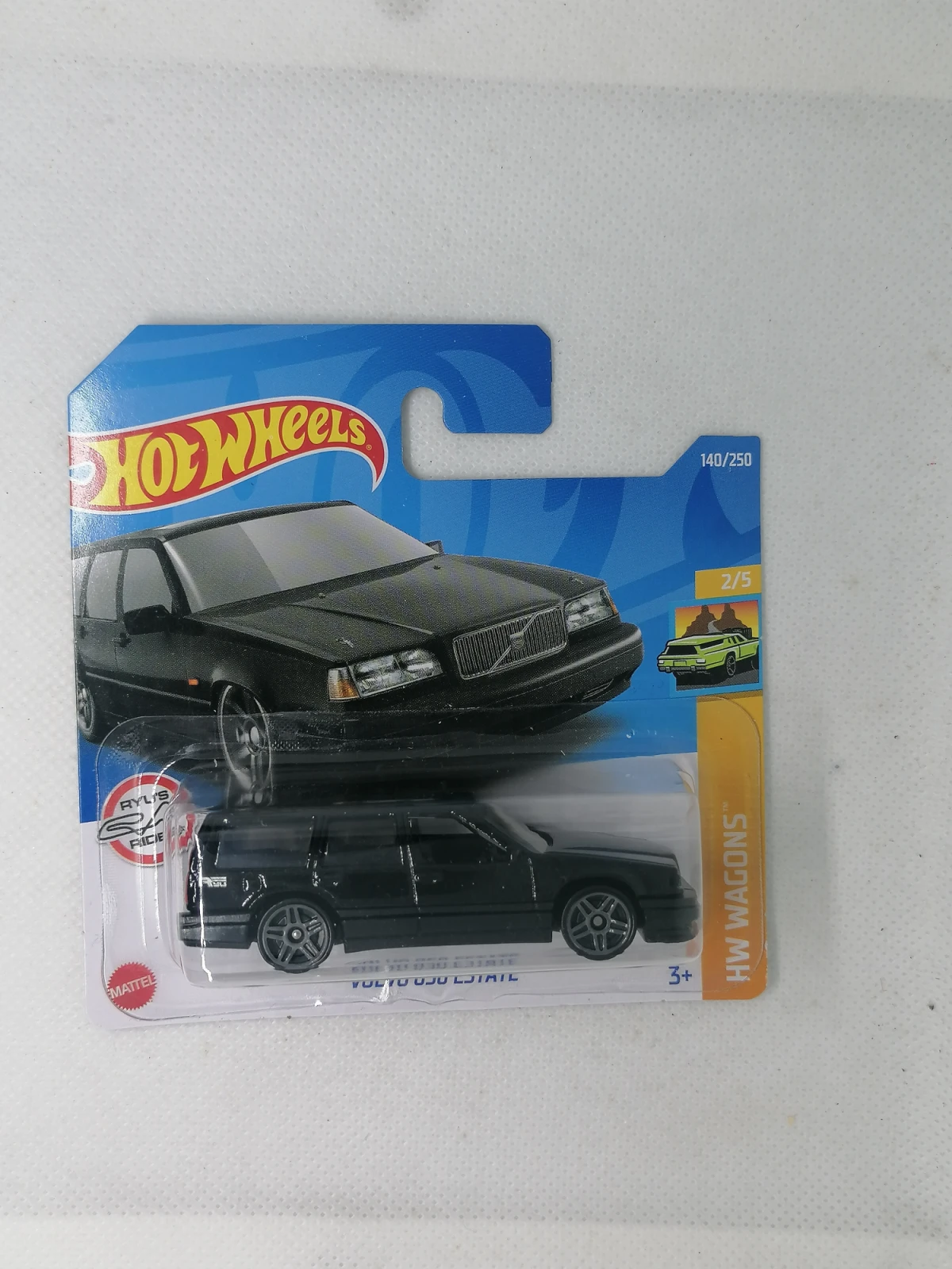 2022 Volvo 850 Estate Black: Short: Image 2