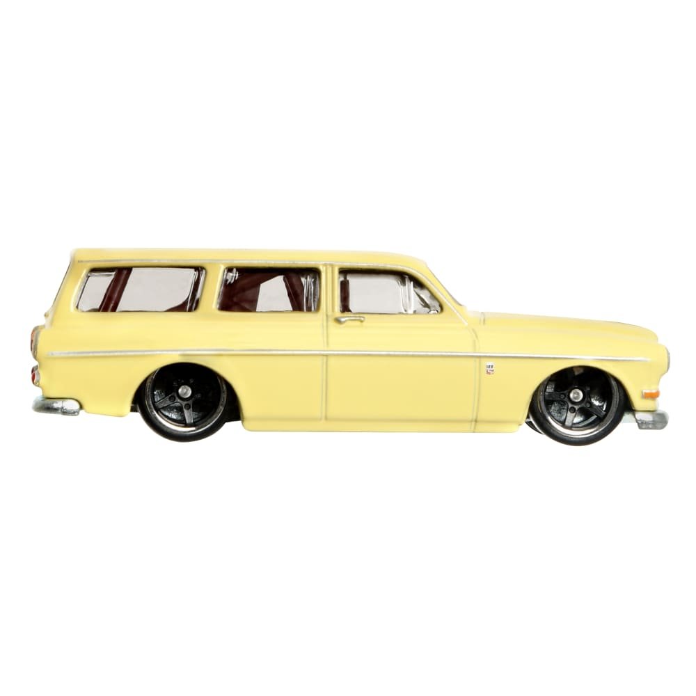 2022 Volvo P220 Amazon Estate Yellow: Image 4