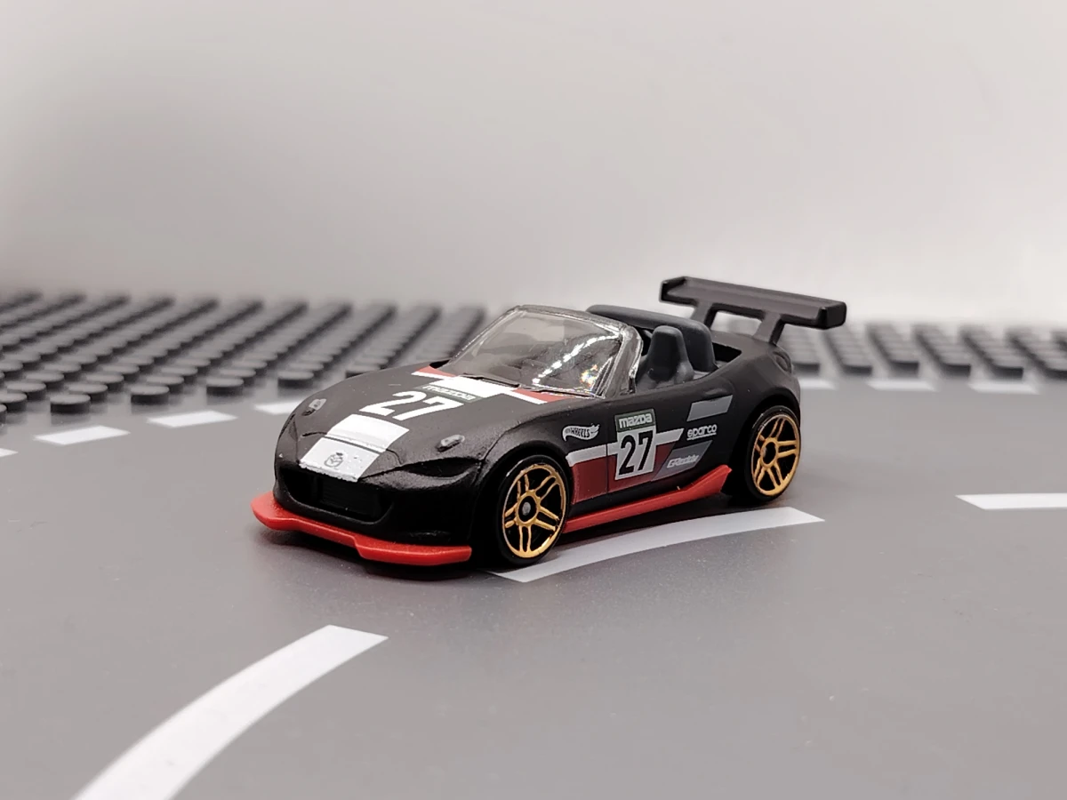 2023 15 Mazda MX-5 Miata Black: No Package: Image 2