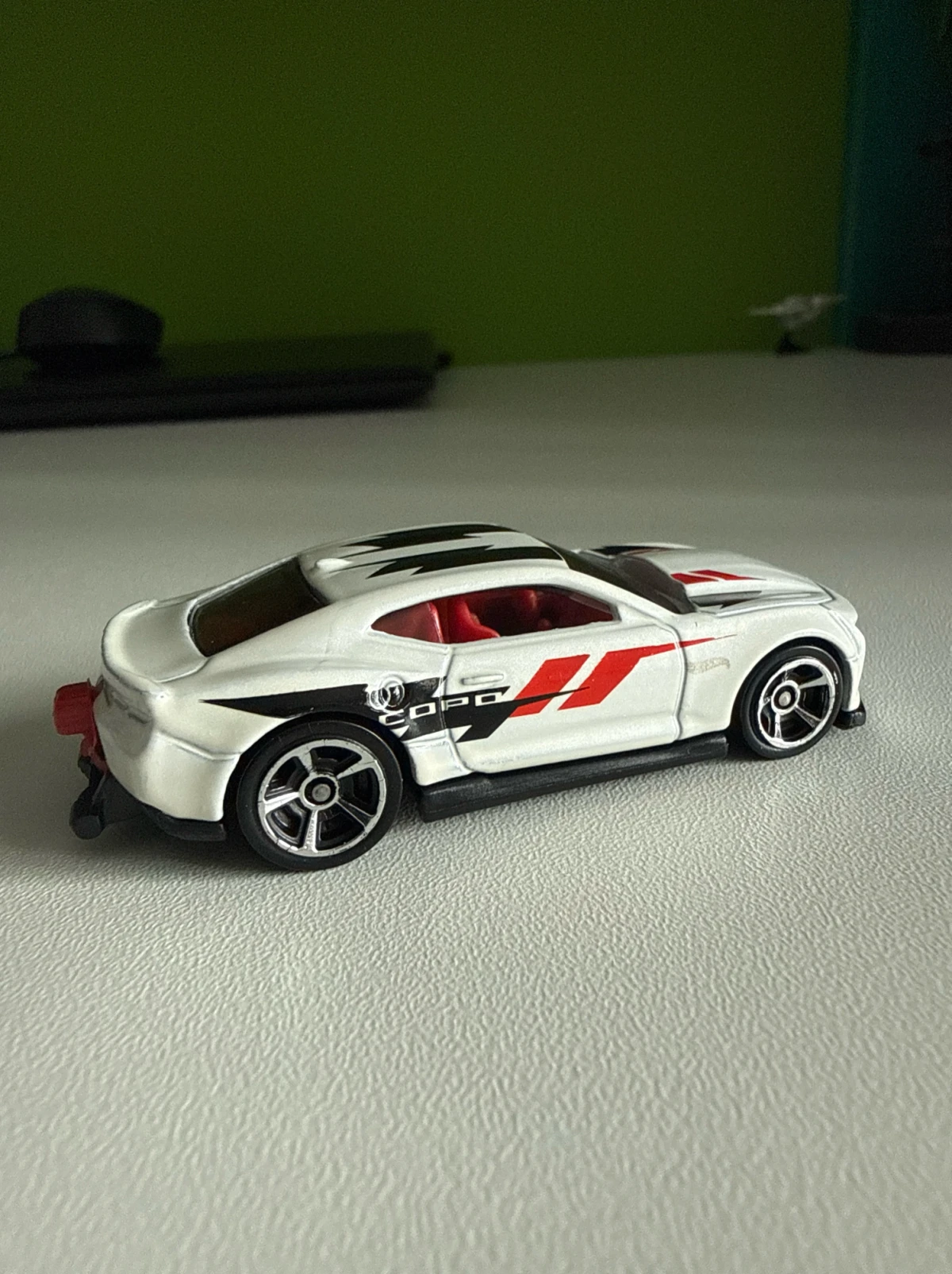 2023 18 COPO Camaro SS White: No Package: Image 3