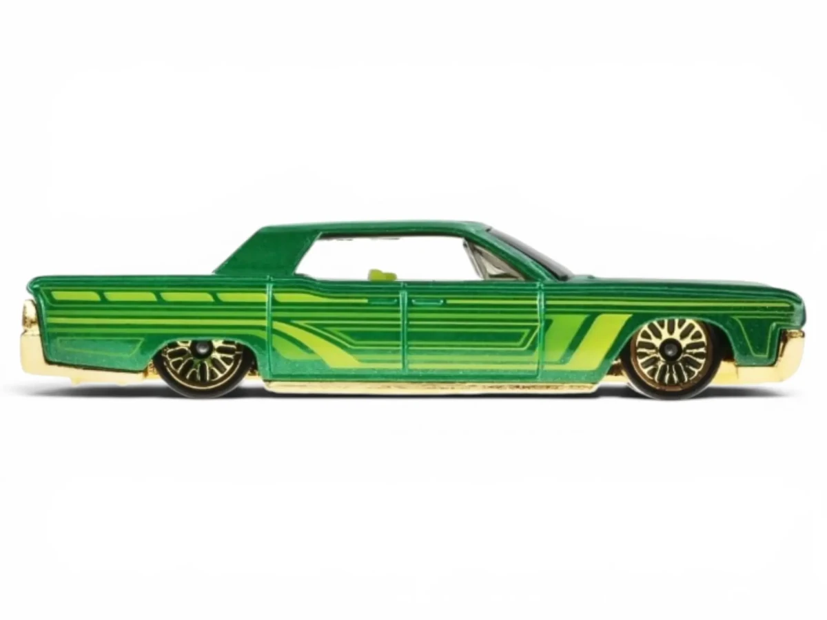 2023 64 Lincoln Continental Green: No Package: Image 2