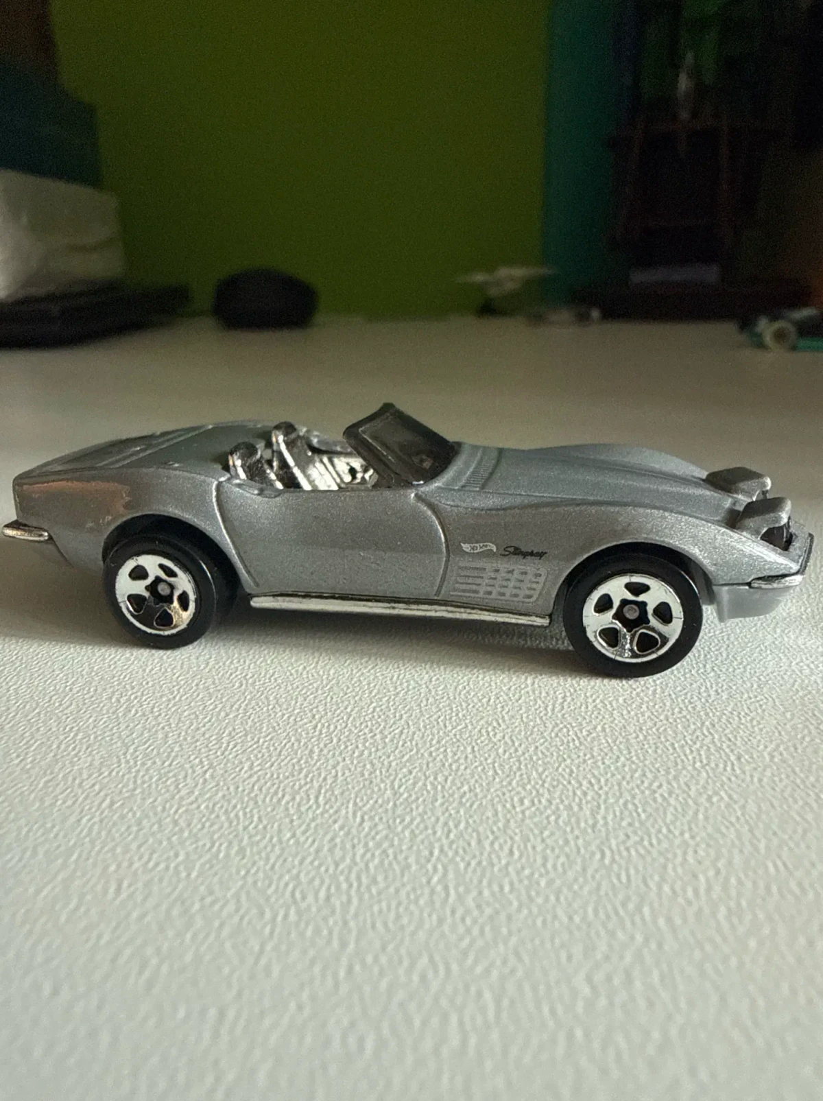 2023 72 Stingray Convertible Grey: No Package: Image 3