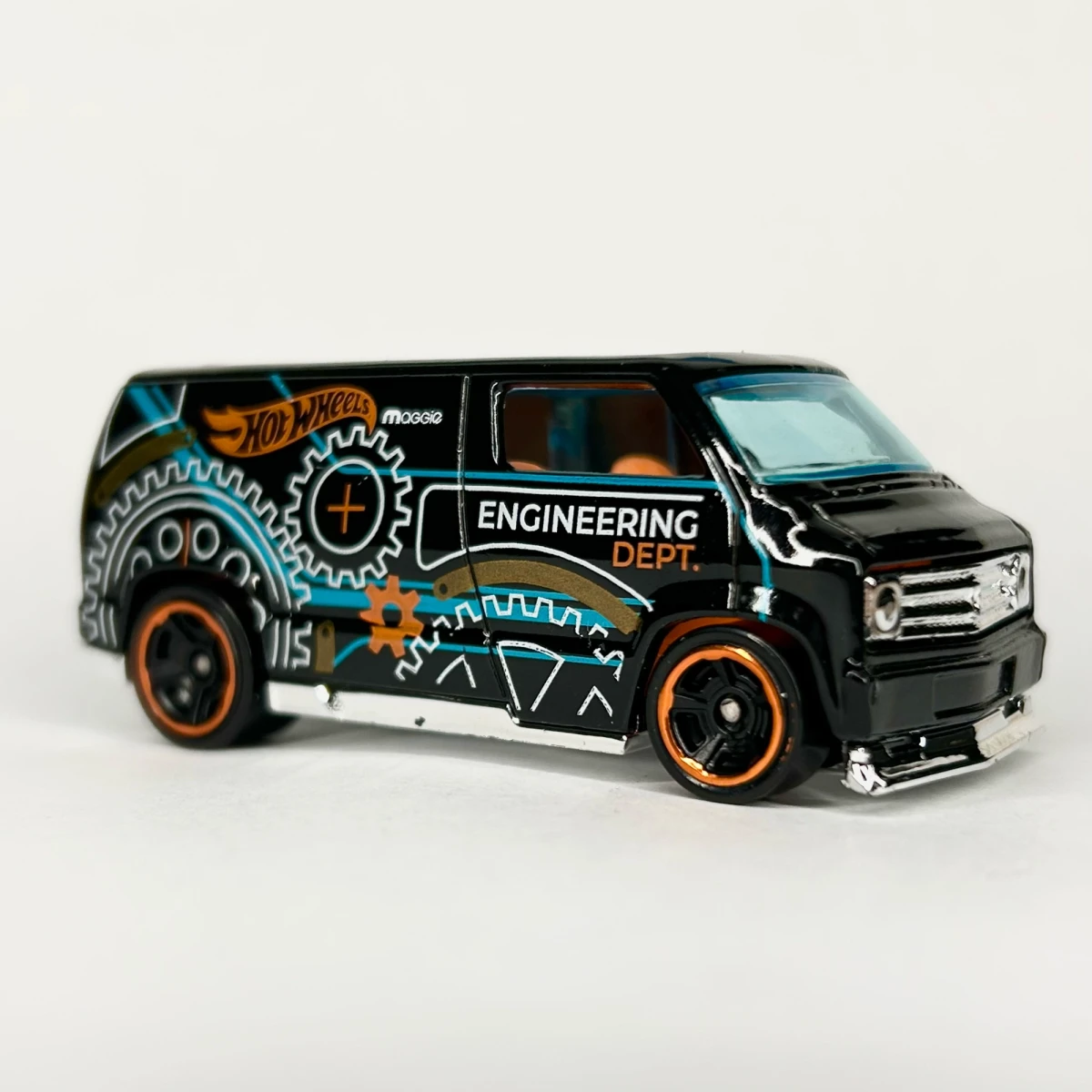 2023 77 Custom Dodge Van Black: No Package: Image 3