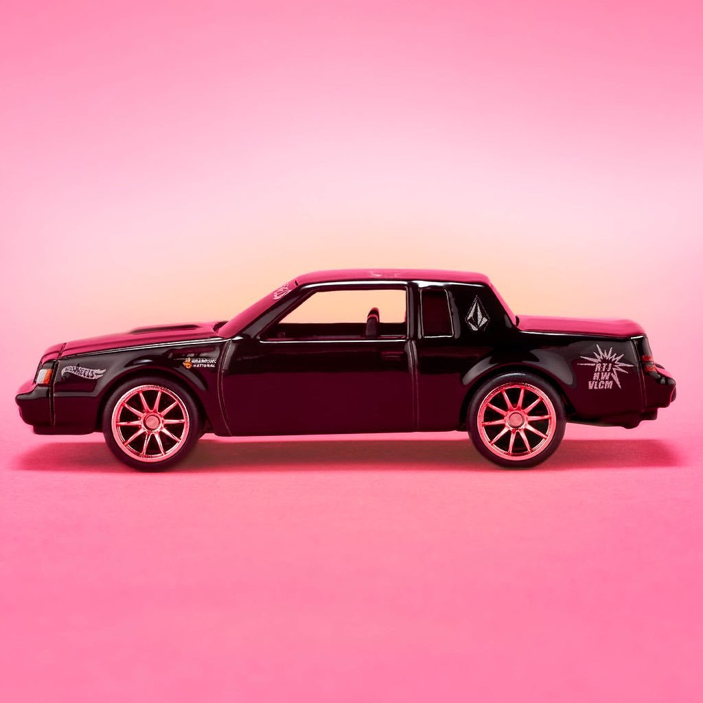 2023 87 Buick Regal GNX Black: Image 4