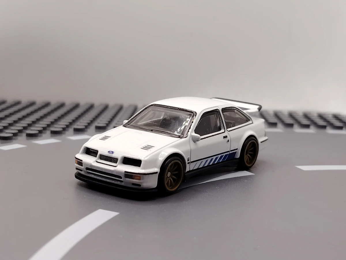 2023 87 Ford Sierra Cosworth White: No Package: Image 2
