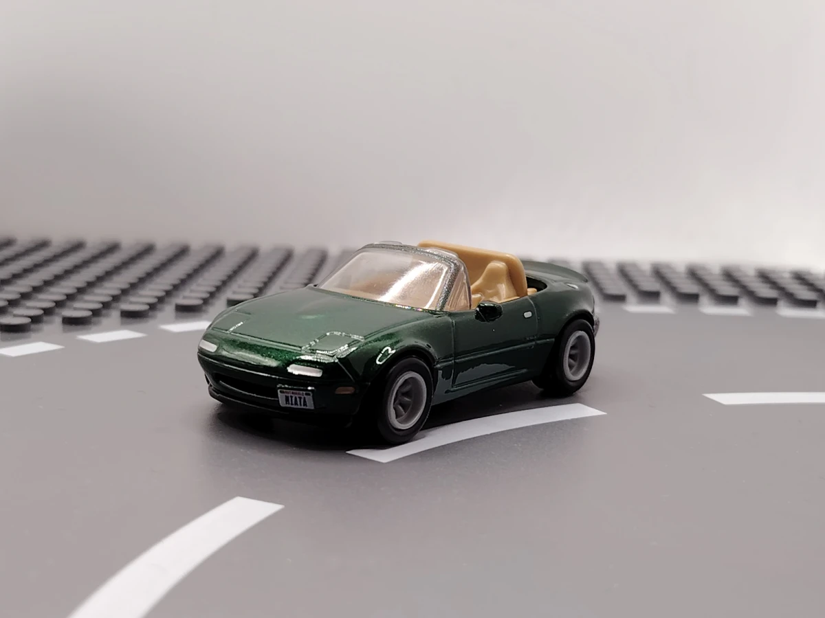 2023 91 Mazda MX-5 Miata Green: No Package: Image 2
