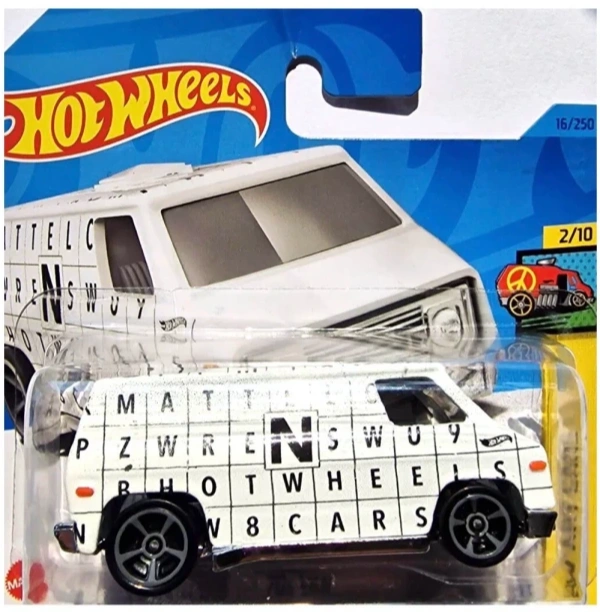 2023 70s Van White: Short: Image 3