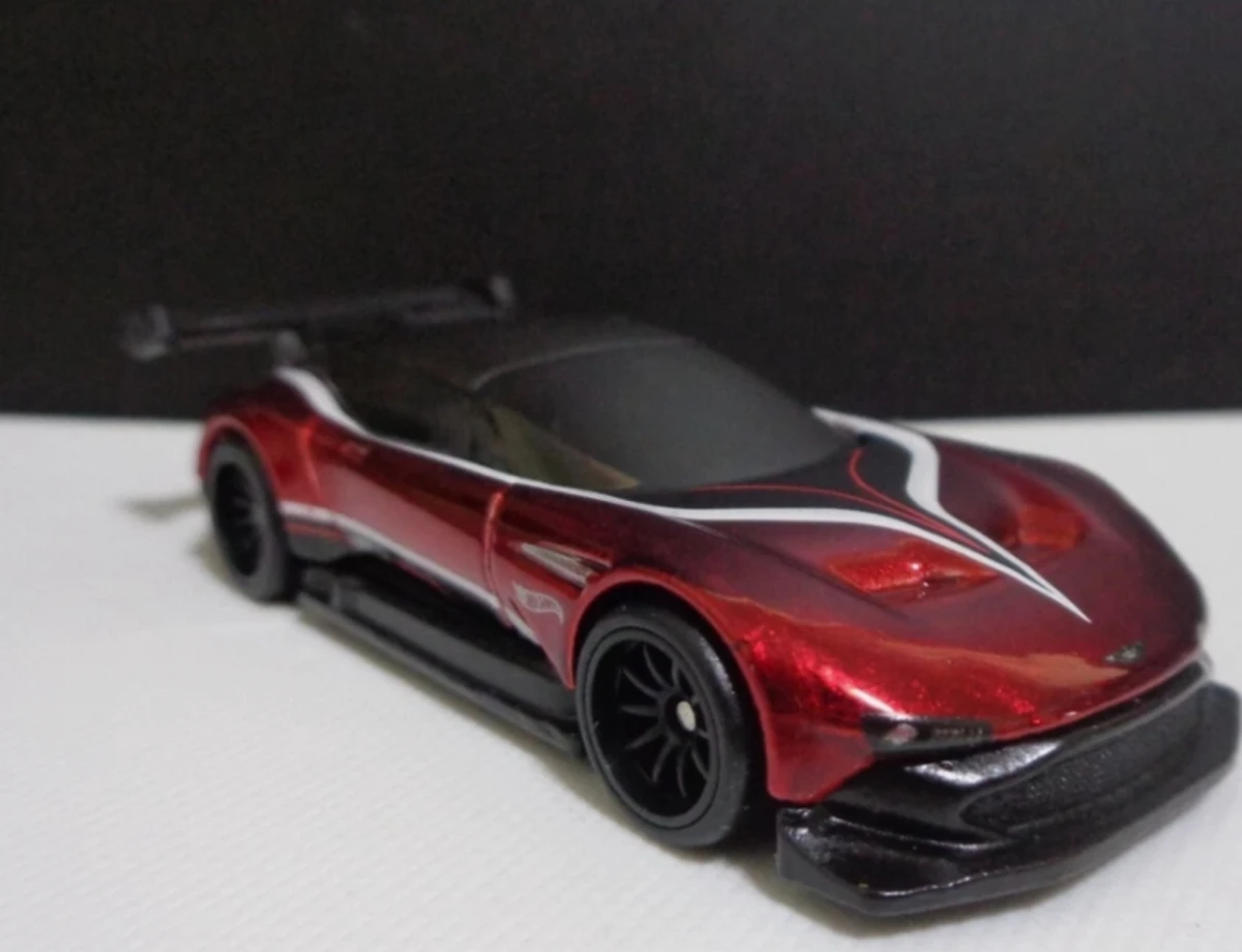 2023 Aston Martin Vulcan Red: No Package: Image 5