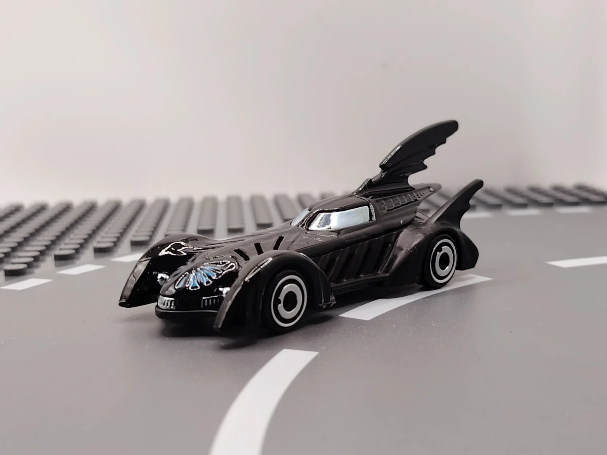 2023 Batman Forever Batmobile Black: No Package: Image 4