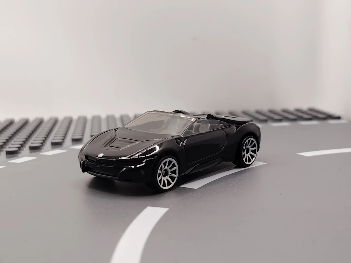 2023 BMW I8 Roadster Black: No Package: Image 2