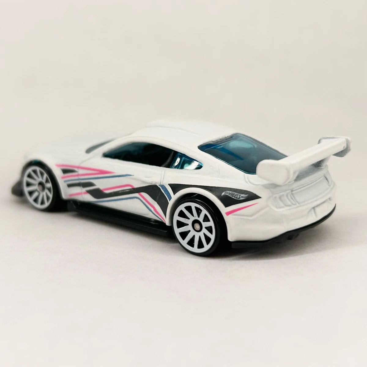 2023 Custom '18 Ford Mustang GT White: No Package: Image 4