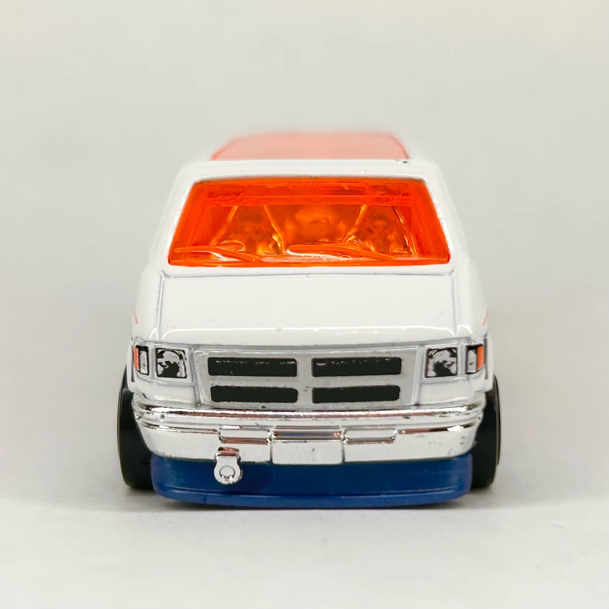 2023 Dodge Van White: No Package: Image 5
