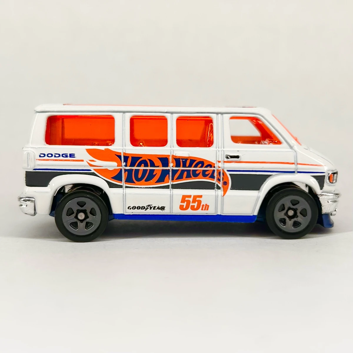 2023 Dodge Van White: No Package: Image 3