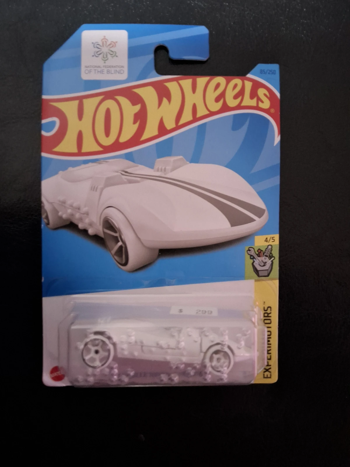 2023 HW Braille Racer - Twin Mill White: Long (INT): Image 2
