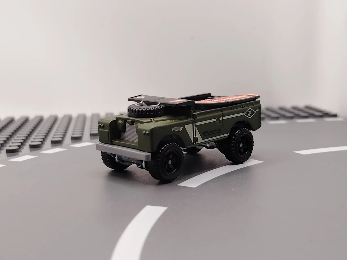 2023 Land Rover Series II Green: No Package: Image 4