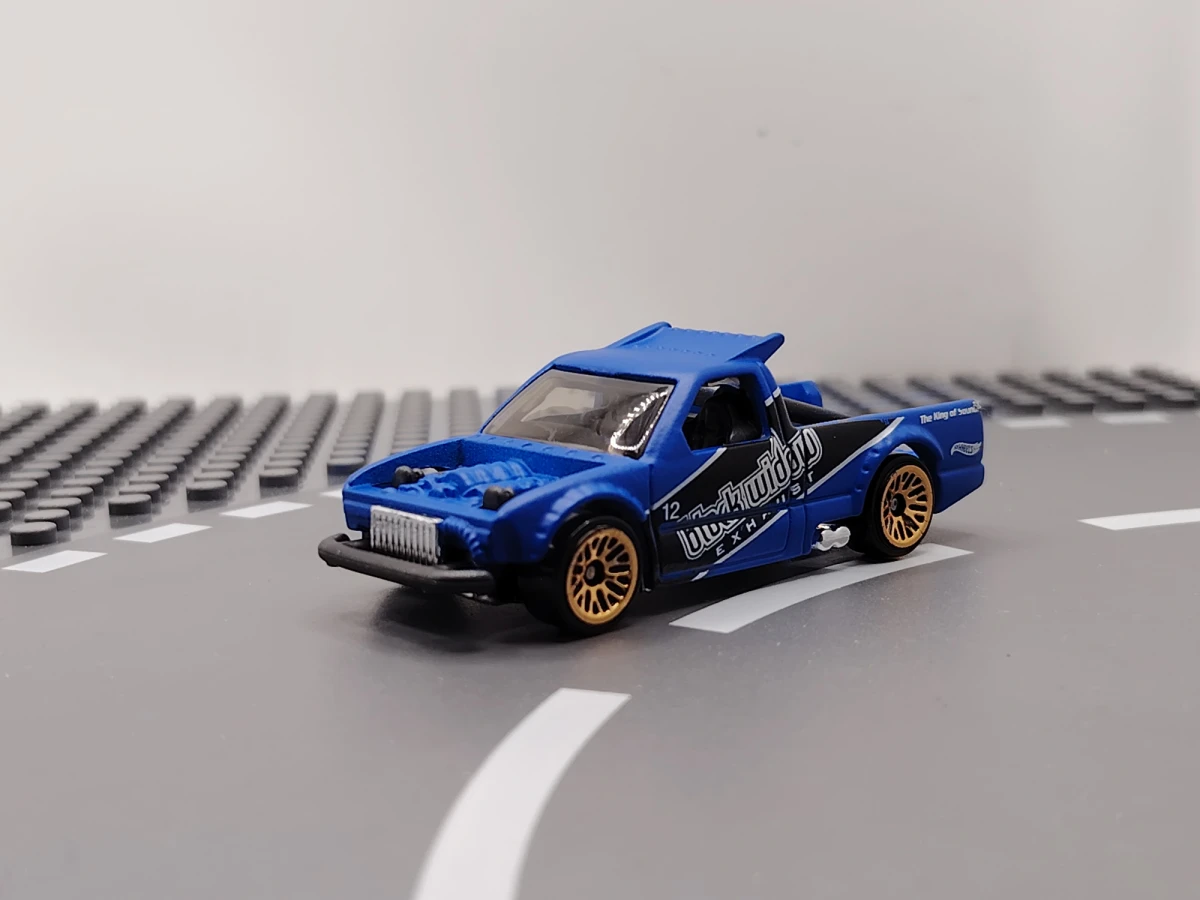 2023 Limited Grip Blue: No Package: Image 2