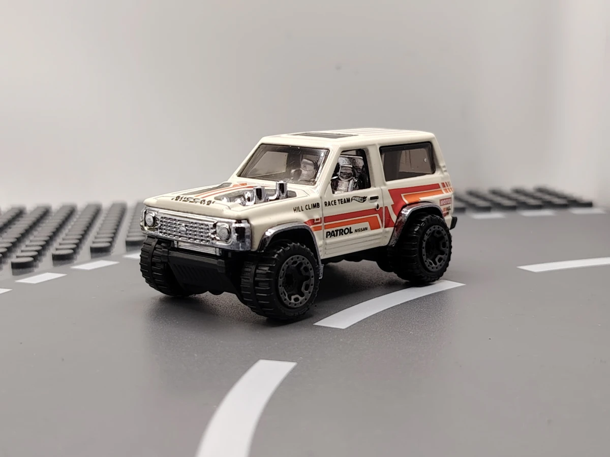2023 Nissan Patrol Custom White: No Package: Image 3