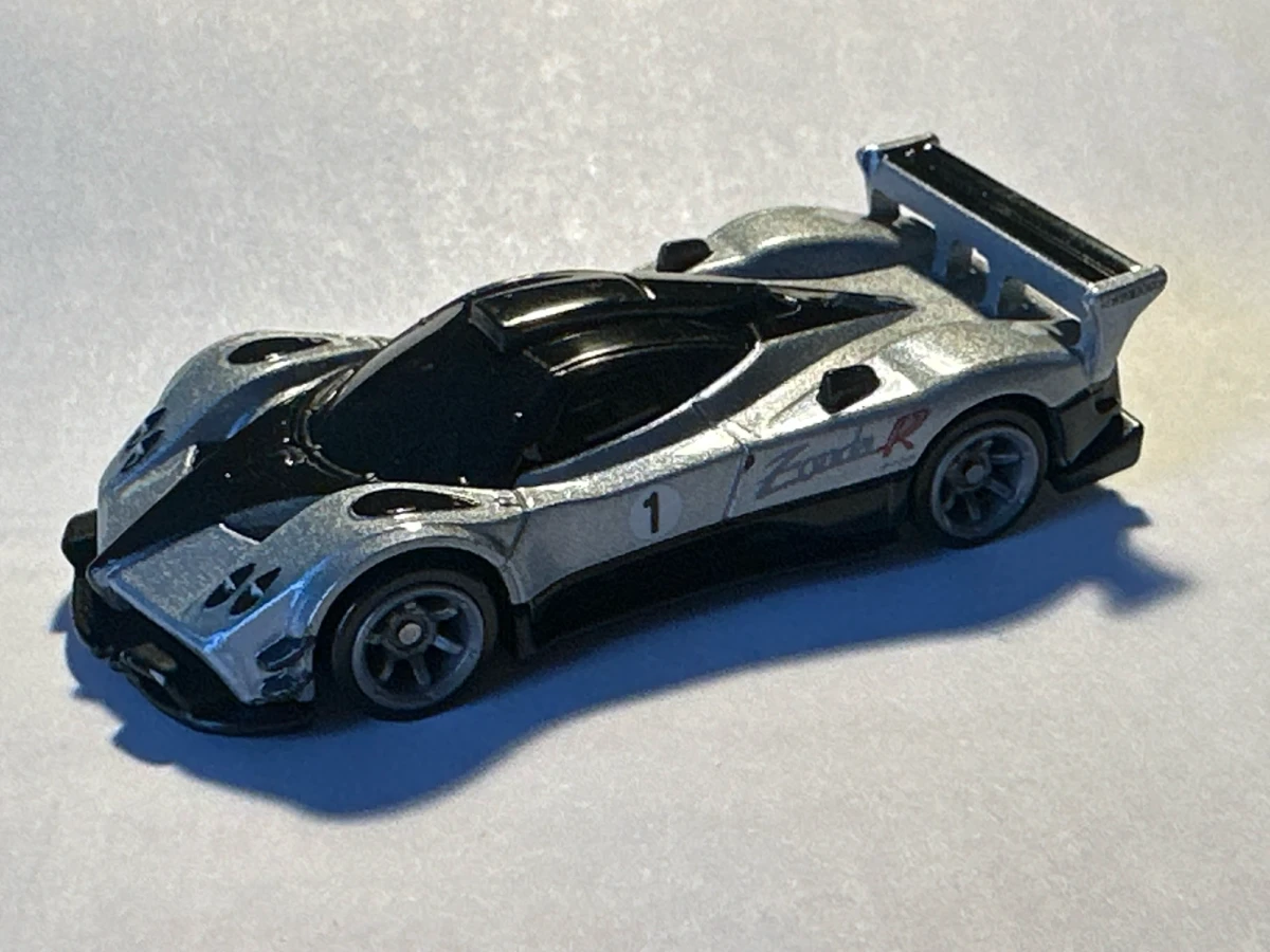 2023 Pagani Zonda R Silver: No Package: Image 2