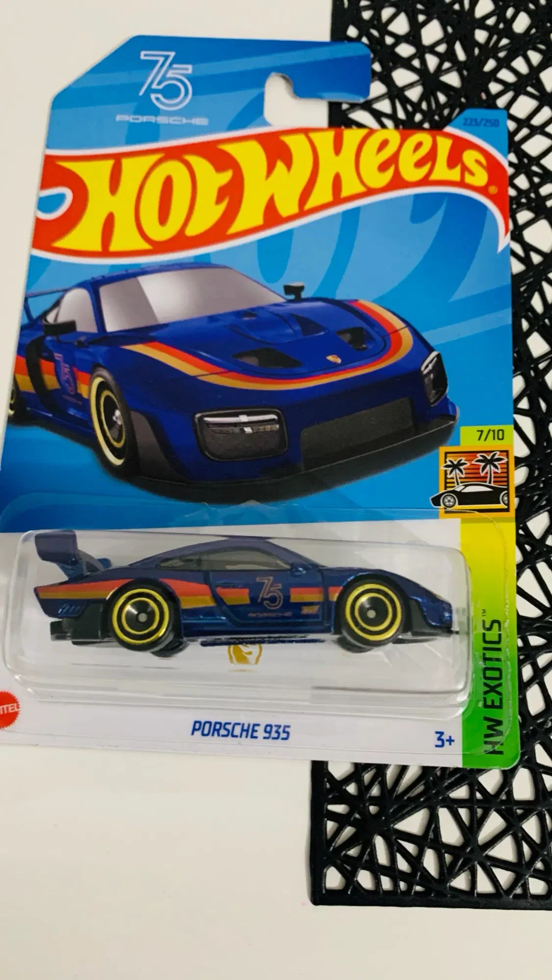 2023 Porsche 935 Blue: Long (US): Image 3