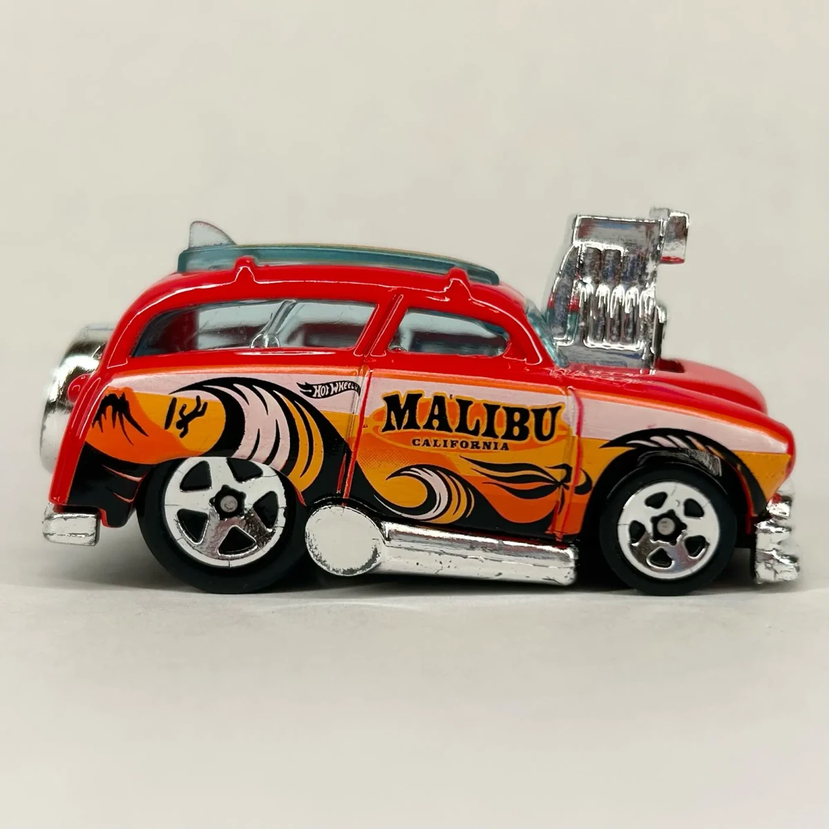 2023 Surf 'N Turf Red: No Package: Image 2