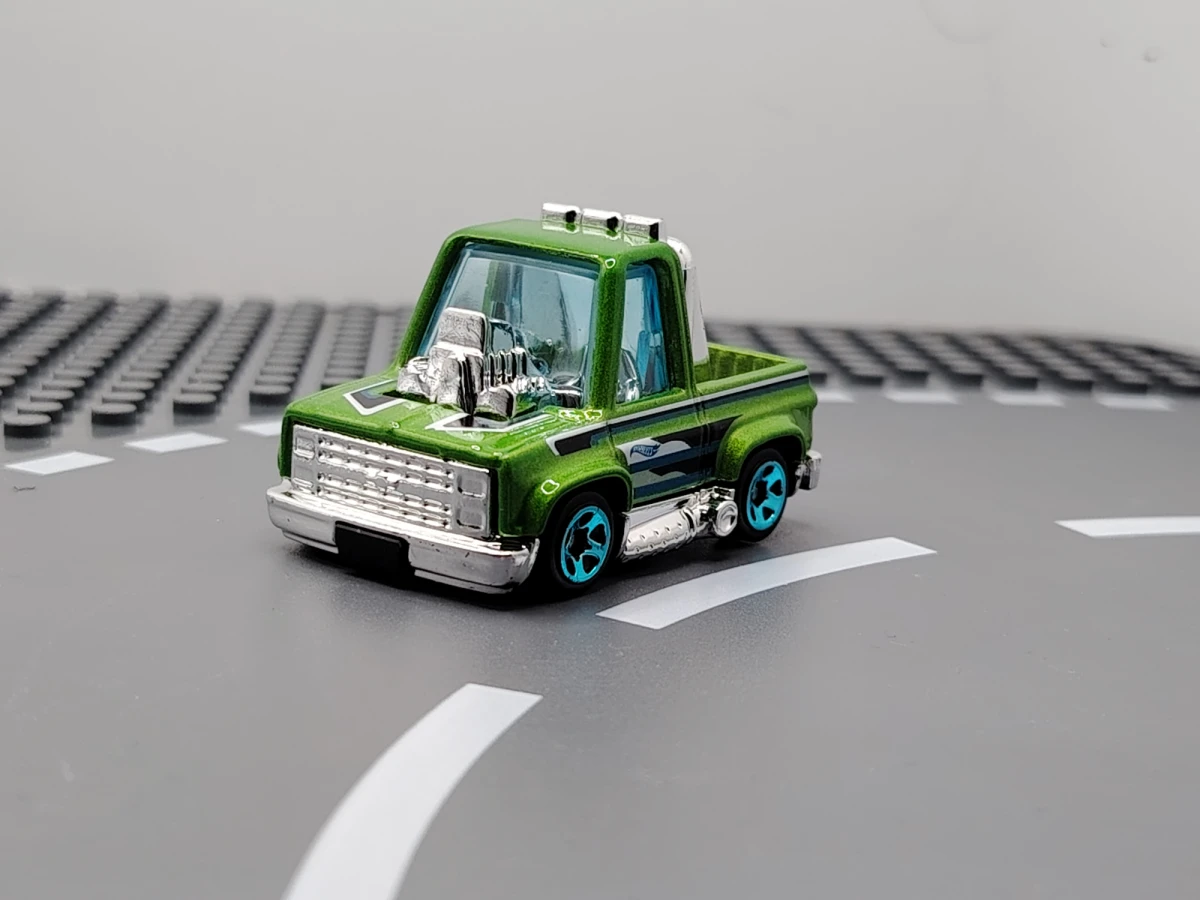 2023 Toon'd '83 Chevy Silverado Lime: No Package: Image 2