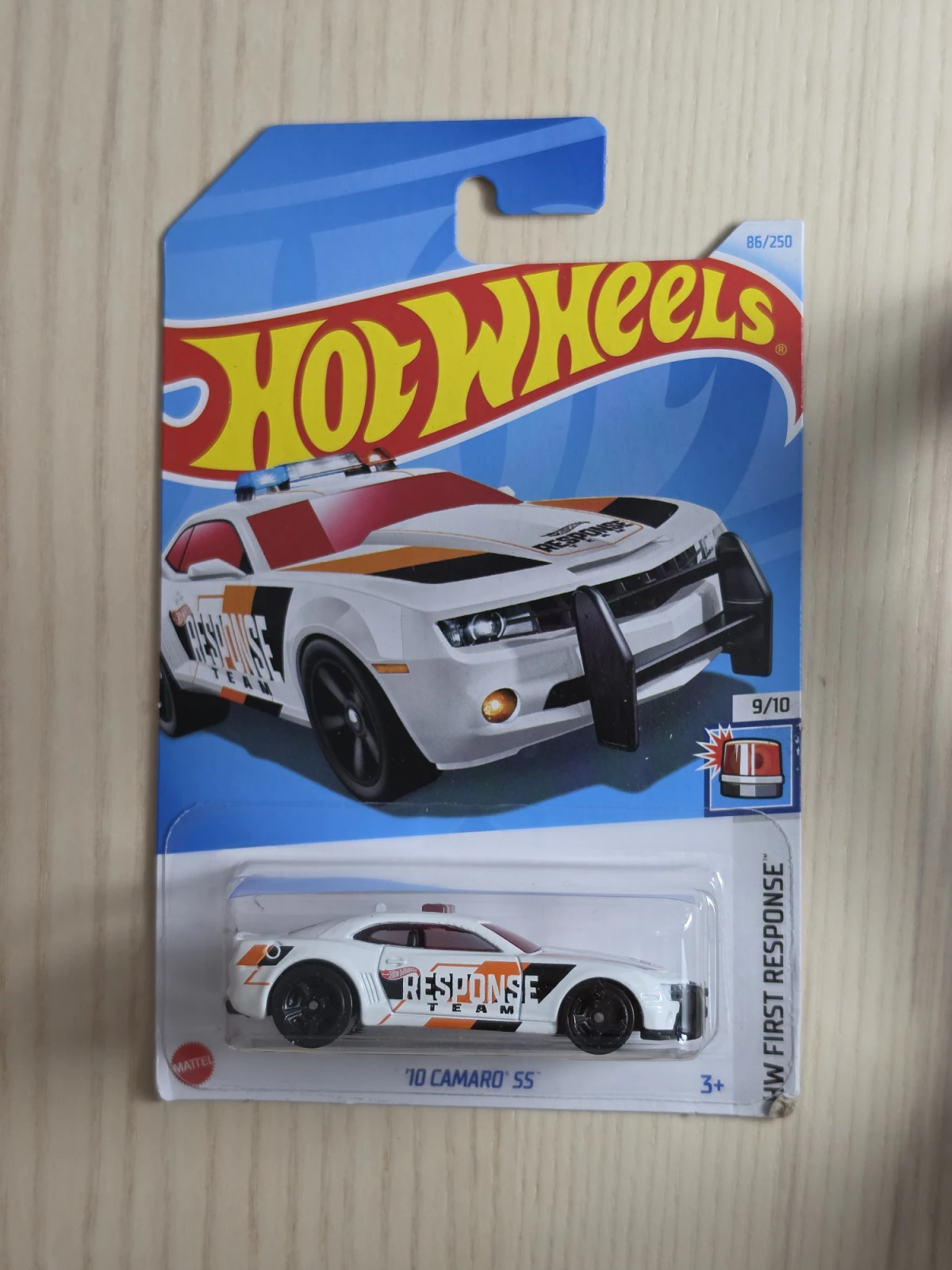 2024 10 Camaro SS White: Long (INT): Image 2