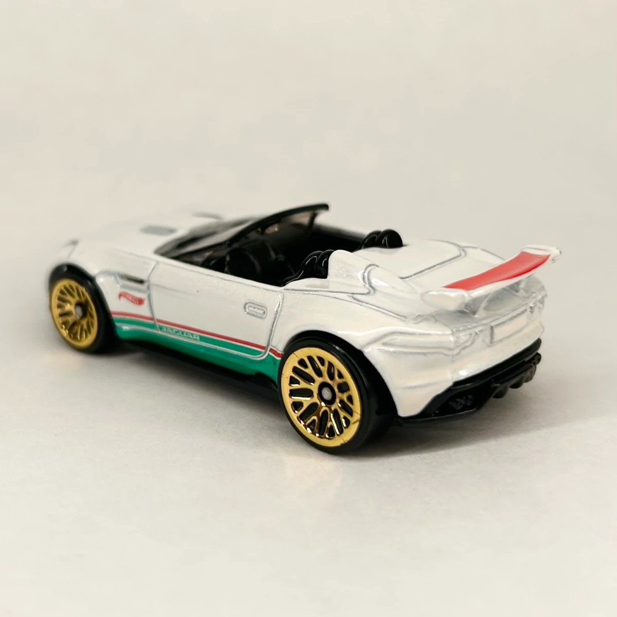 2024 15 Jaguar F-Type Project 7 White: No Package: Image 4