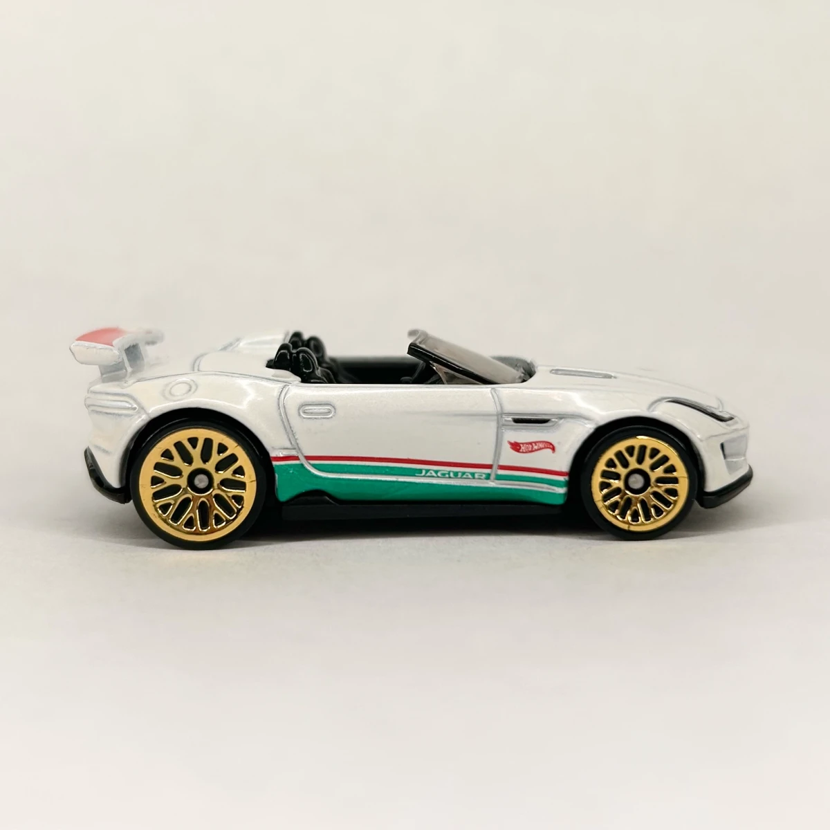 2024 15 Jaguar F-Type Project 7 White: No Package: Image 2