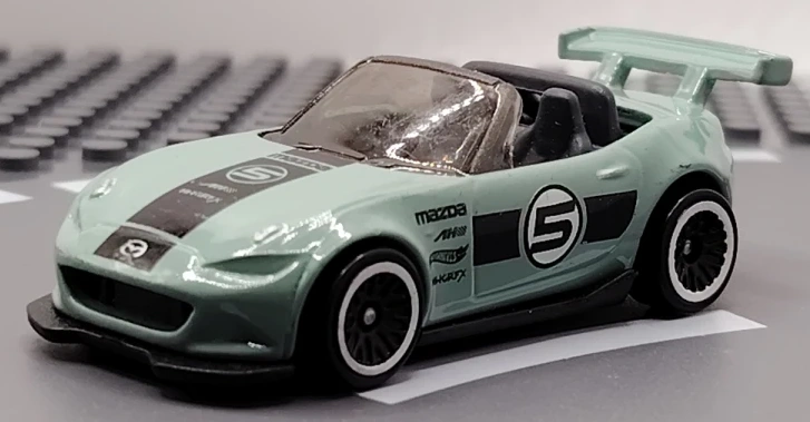 2024 15 Mazda MX-5 Miata Green: No Package: Image 4