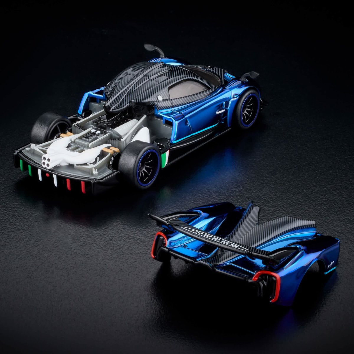 2024 21 Pagani Huayra R Blue: Image 18
