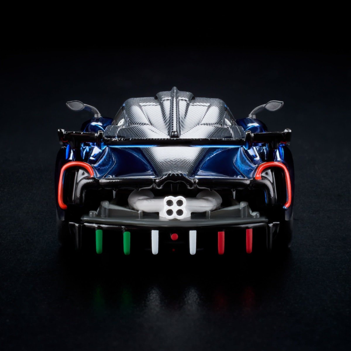 2024 21 Pagani Huayra R Blue: Image 10