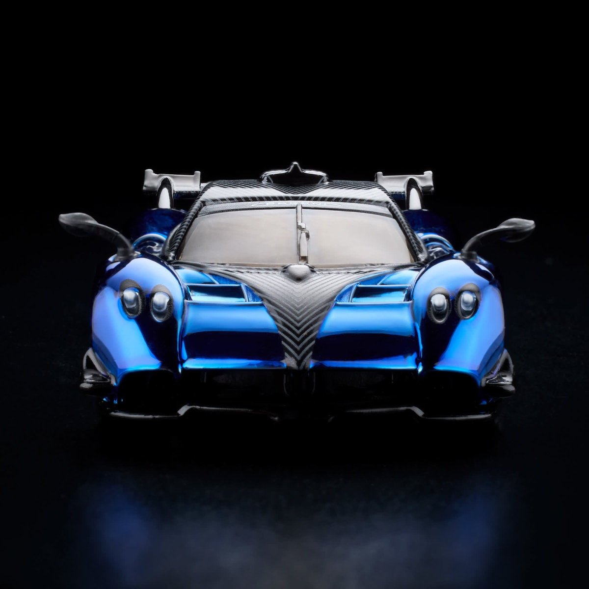 2024 21 Pagani Huayra R Blue: Image 9