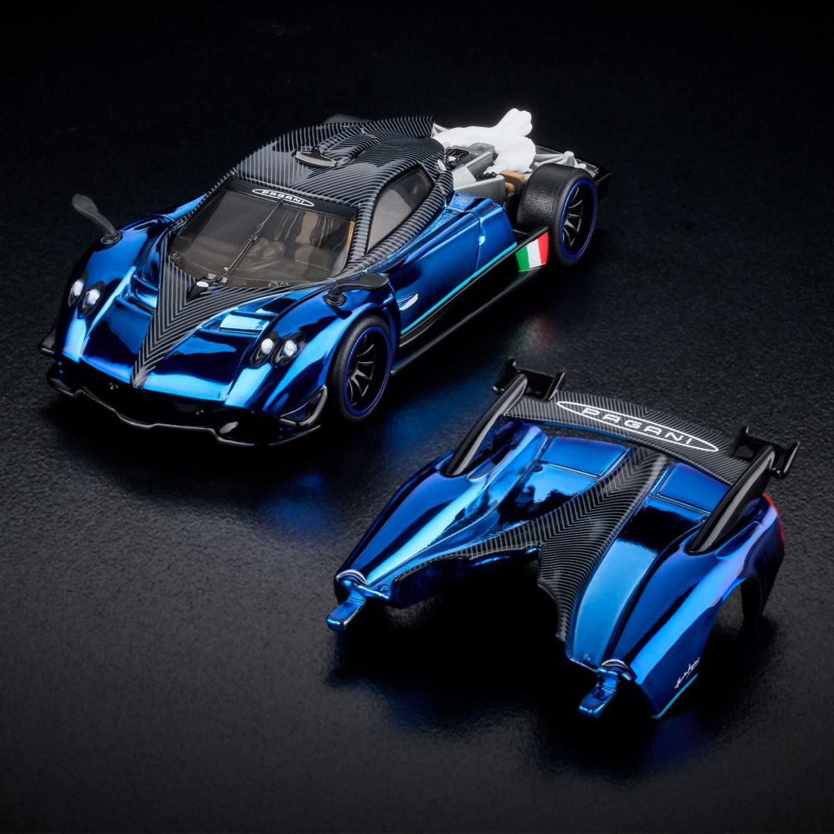 2024 21 Pagani Huayra R Blue: Image 4
