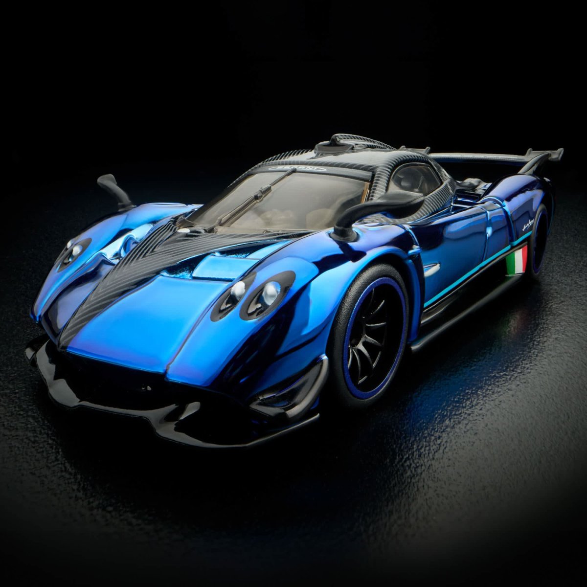 2024 21 Pagani Huayra R Blue: Image 3