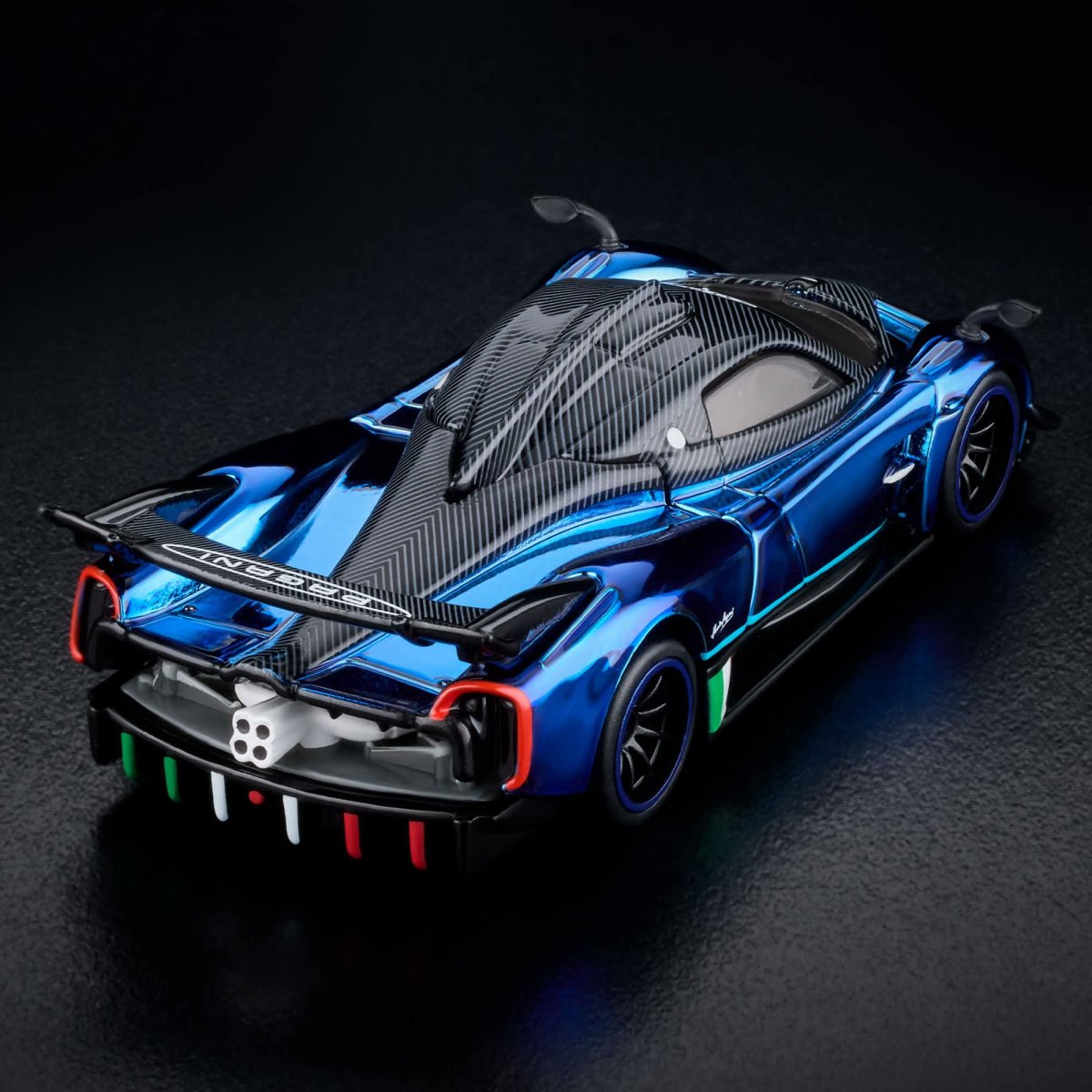 2024 21 Pagani Huayra R Blue: Image 19
