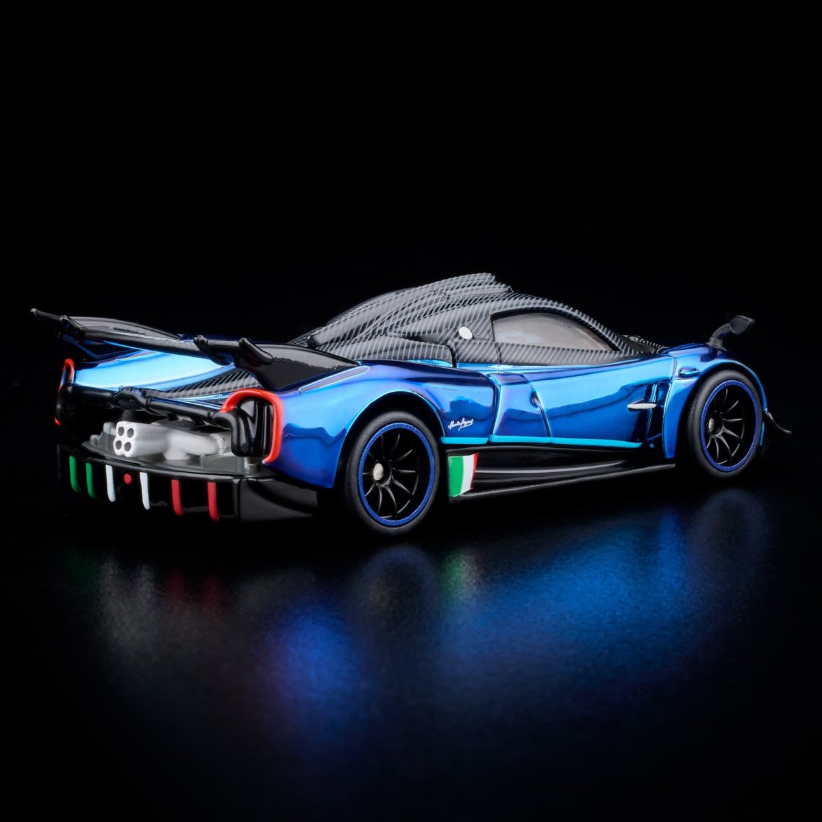 2024 21 Pagani Huayra R Blue: Image 8