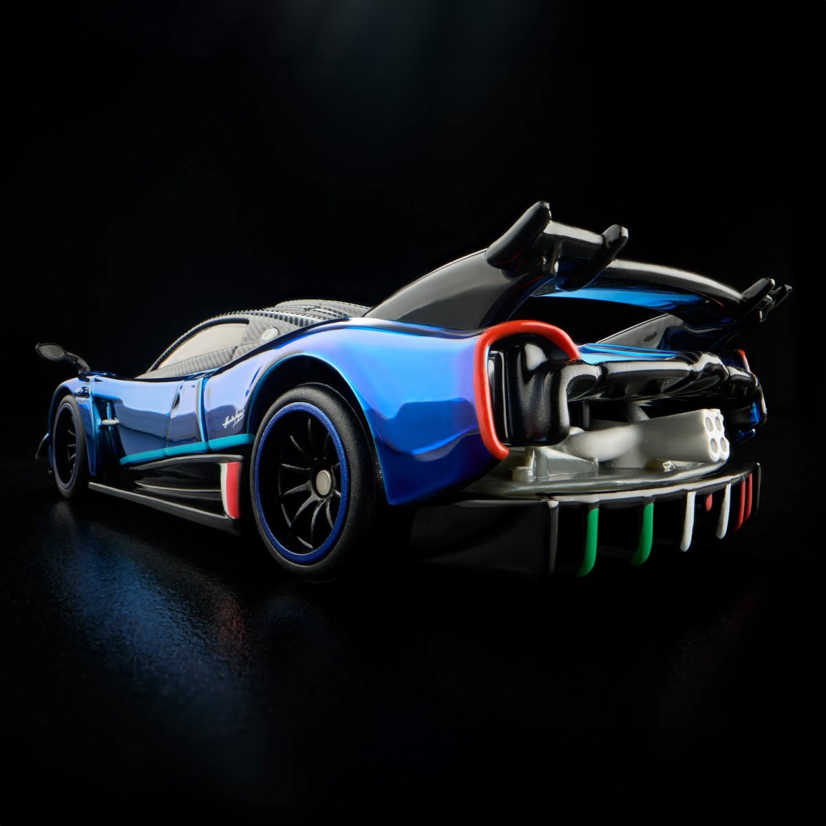 2024 21 Pagani Huayra R Blue: Image 7