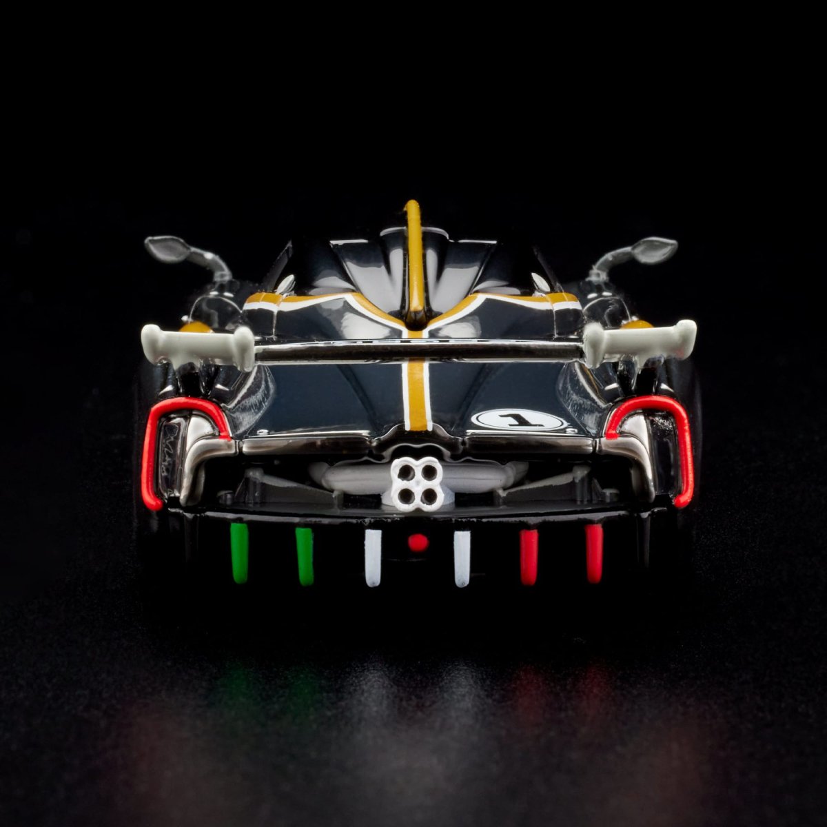 2024 21 Pagani Huayra R Grey: Image 7
