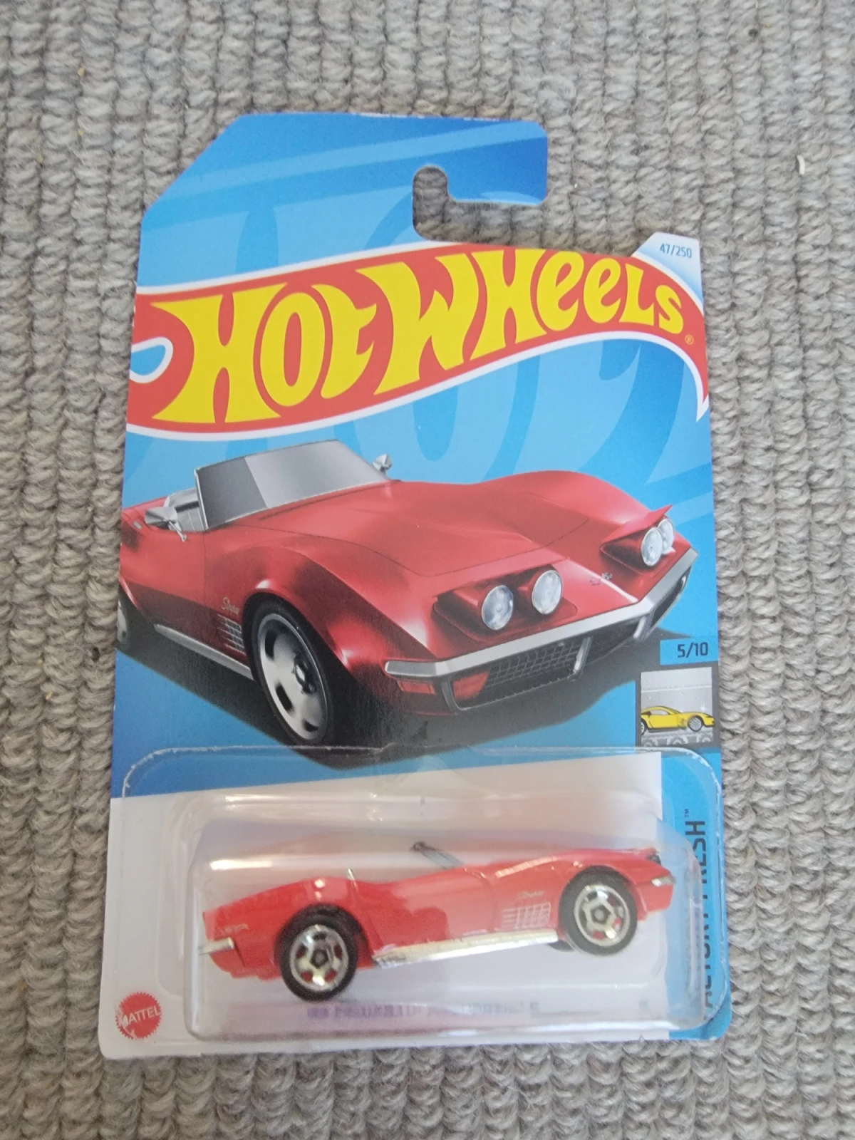 2024 72 Stingray Convertible Red: Long (INT): Image 2