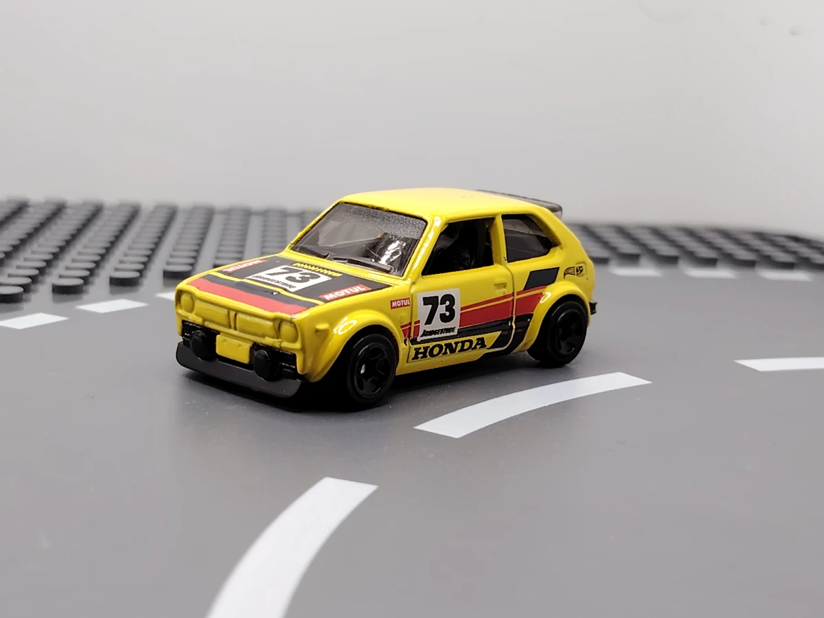 2024 73 Honda Civic Custom Yellow: No Package: Image 2
