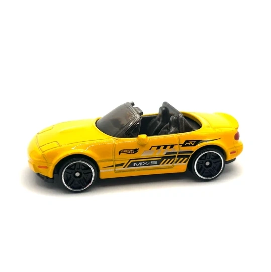 2024 91 Mazda MX-5 Miata Yellow: No Package: Image 4