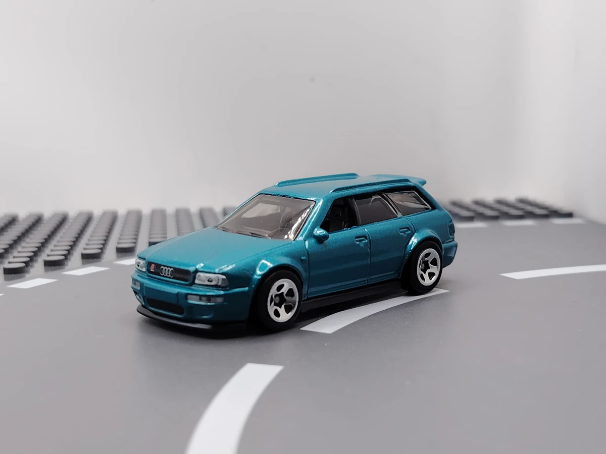 2024 94 Audi Avant RS2 Green: No Package: Image 3