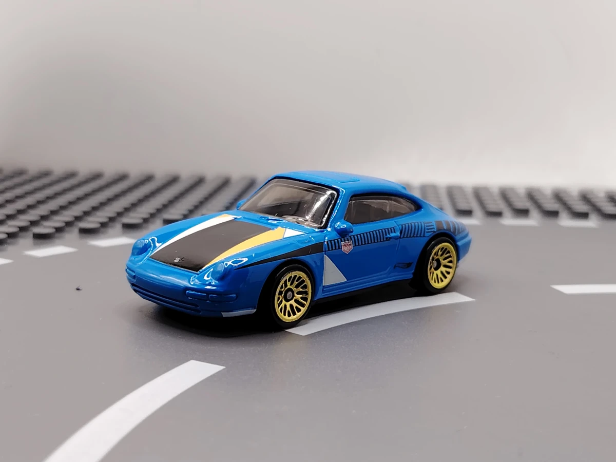 2024 96 Porsche Carrera Blue: No Package: Image 4