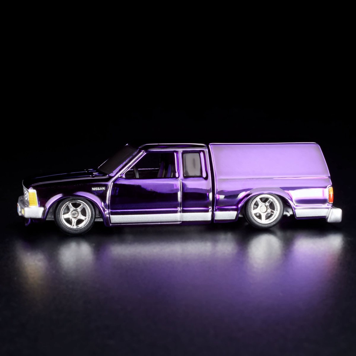 2024 1986 Nissan 720 King Cab Purple: Image 11