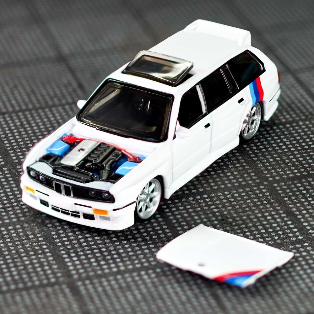 2024 1990 BMW 318i Touring White: Image 2