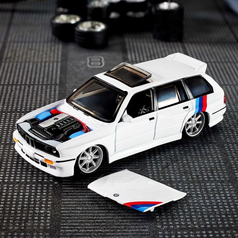 2024 1990 BMW 318i Touring White: Image 3