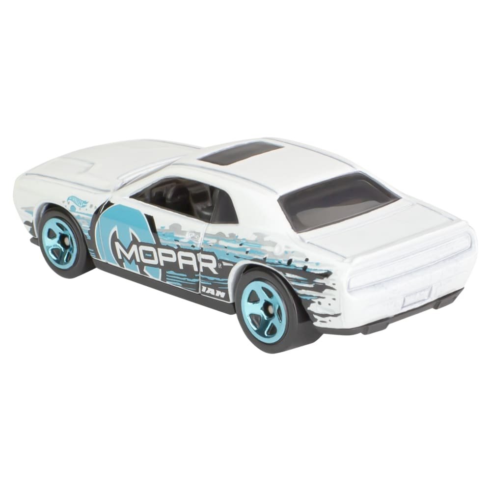 2024 2008 Dodge Challenger SRT8 White: Image 4